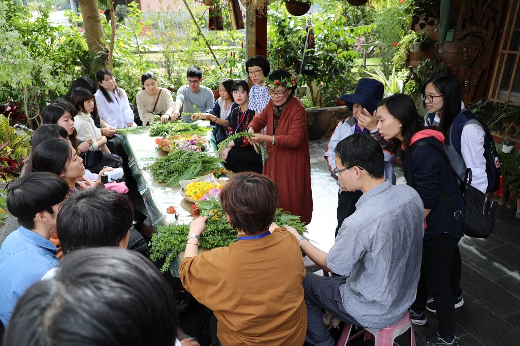 本校與日本大阪教育大學參訪屏東禮納里部落，體驗原鄉文化。